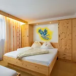 Nadine-8 By Interhome *